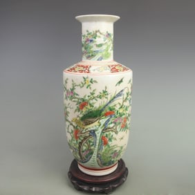 FAMILLE ROSE FLOWER AND BIRD PATTERN PORCELAIN VASE