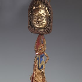 A FINE BRONZE TIBETAN BUDDHISM PENDANT