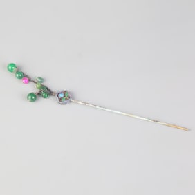 A FINE SMALL BRONZE AND JADE MADE HAIRPIN