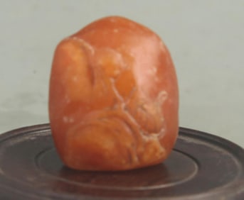 A FINELY CARVED TIAN HUANG STONE SEAL