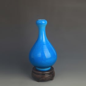 PEACOCK BLUE-GLAZED GOURD VASE WITH FLORAL DESIGN