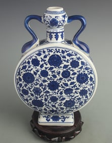 BLUE AND WHITE LOTUS PATTERN MOON STYLE PORCELAIN BOTTLE