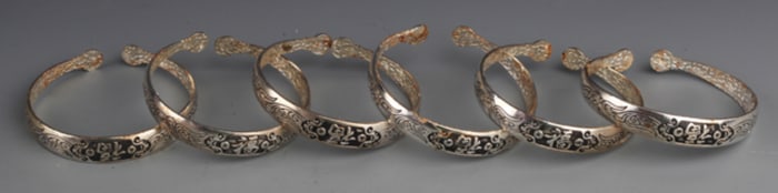 GROUP OF FINE SILVER-PLATED CHINESE BANGLE