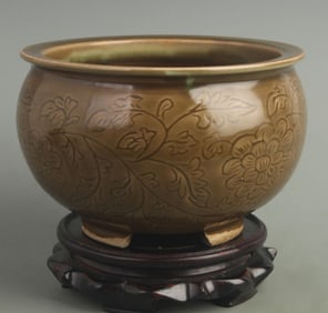 LONG QUAN KILN INCISED LOTUS PATTERN INCENSE BURNER