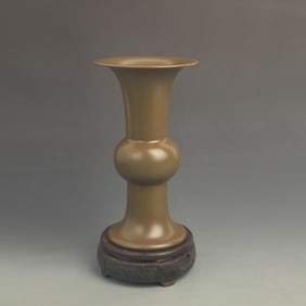 TEA DUST COLOR GLAZE PORCELAIN FLOWER VASE