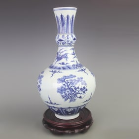 BLUE AND WHITE FLOWER PATTERN MOON STYLE PORCELAIN VASE