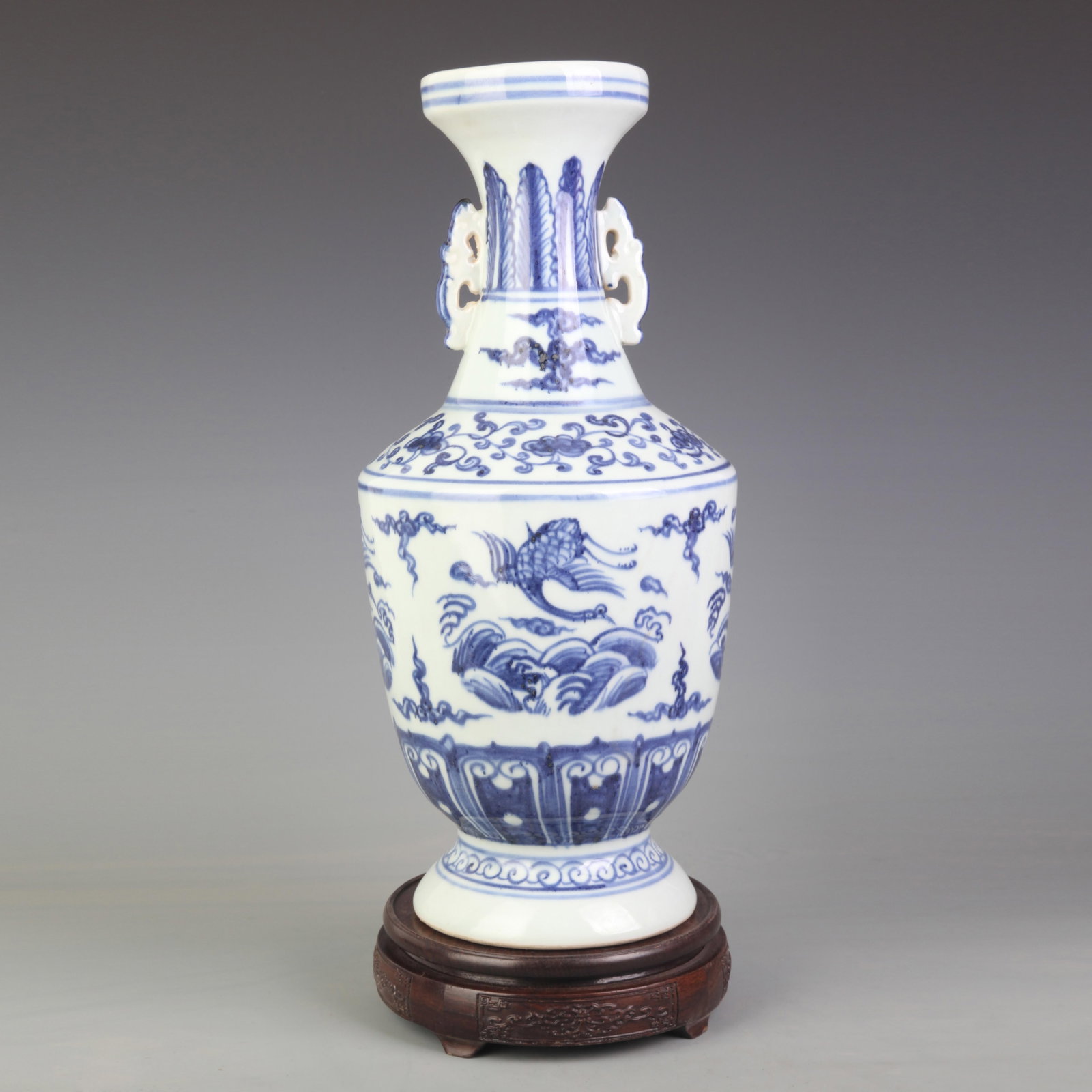 BLUE AND WHITE PORCELAIN VASE WITH CRANE PATTERN: Ming Dynasty Style, High: 15.2 inch; Diameter: 6.7 inch;