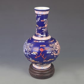 BLUE GROUND DRAGON PATTERN PORCELAIN VASE