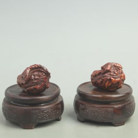 PAIR OF BOXWOOD MADE CHINESE CABBAGE