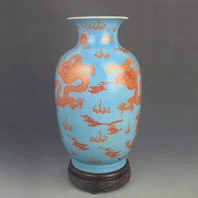 FAMILLE ROSE BLUE GROUND DRAGON PATTERN VASE