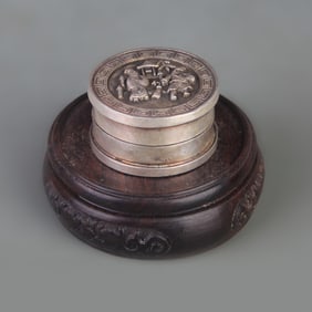 A FINE WHITE BRONZE INK PASTE BOX