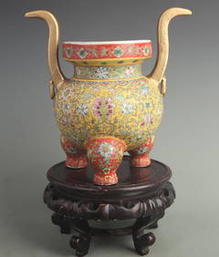 FAMILLE ROSE THREE LEGGED PORCELAIN CENSER (1 of 5)