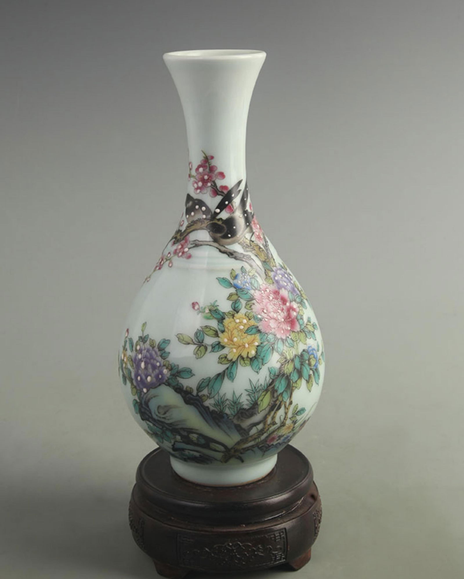 CLOISONNÉ SPRING GARDEN PATTERN PORCELAIN VASE (1 of 5)
