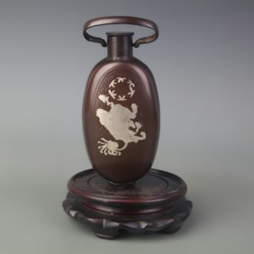 BRONZE AND SILVER-INLAID JUG WITH FIGURATIVE PATTERN