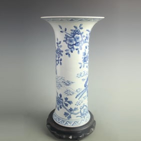 BLUE AND WHITE FLOWER AND BIRD PATTERN FLOWER VASE