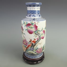 FAMILLE ROSE PEACH PATTERN LARGE PORCELAIN VASE