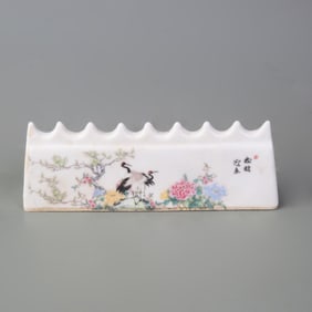 FAMILLE ROSE FLOWER AND BIRD PATTERN BRUSH STAND