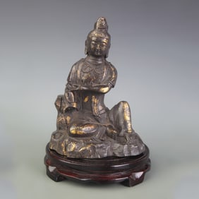 A FINE BRONZE GUAN YIN STATUE