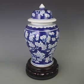 BLUE AND WHITE FLORAL PATTERN GENERAL STYLE PORCELAIN JAR WITH LID