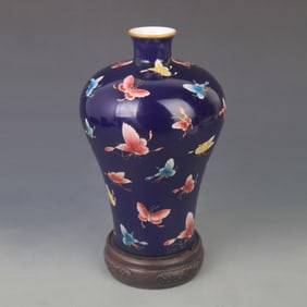 BLUE GROUND VASE WITH HUNDRED BUTTERFLIES PATTERN