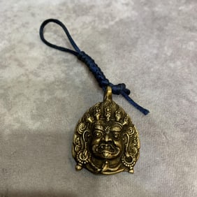 A FINELY MADE TIBETAN BUDDHISM PENDANT
