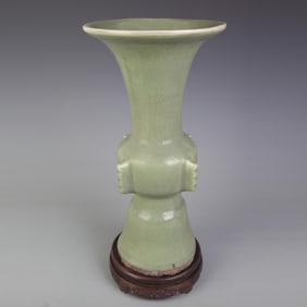 LONGQUAN KILN WIDE-MOUTH PORCELAIN VASE