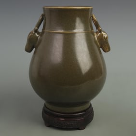 A FINE TEA COLOR GLAZED DOUBLE DEER HANDLED PORCELAIN VASE