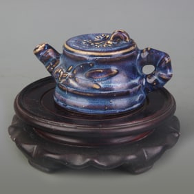 A FINE BLUE COLOR GROUND SCHOLAR'S WATER DROP