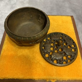 A FINE BRONZE INCENSE BURNER