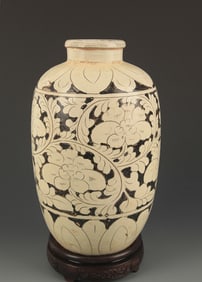 CIZHOU KILN CARVED PEONY PATTERN PORCELAIN BOTTLE