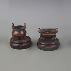 SMALL TRIPOD AND SQUARE INCENSE BURNERS WITH EARS