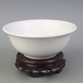 WHITE GLAZED DE HUA KILN PORCELAIN BOWL