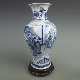 FINE BLUE AND WHITE CHARACTER PATTERN PORCELAIN VASE
