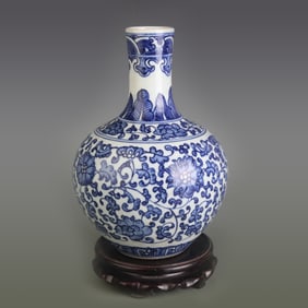 BLUE AND WHITE LOTUS SCROLL PATTERN PORCELAIN VASE