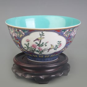 FAMILLE ROSE BLUE-GROUND BIRD-PATTERNED PORCELAIN BOWL