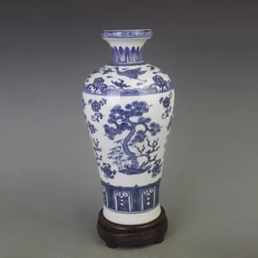 BLUE AND WHITE PORCELAIN VASE WITH PINE TREE AND CRANE PATTERN