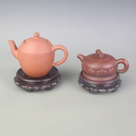 PAIR OF YI XING ZISHA TEAPOT