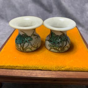 PAIR OF QING DYNASTY FAMILLE ROSE FLORAL WINE CUPS