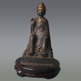 A FINE BRONZE BUDDHA STATUE