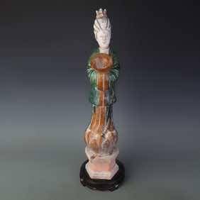 A FINE SMALL SANCAI COLOR FIGURE FIGURINES