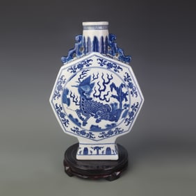 BLUE AND WHITE MYTHICAL BEAST PATTERN MOON STYLE PORCELAIN BOTTLE