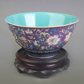 FAMILLE ROSE BLUE GROUND FLORAL PATTERN PORCELAIN BOWL