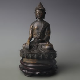 A FINE BRONZE SHAKYAMUNI BUDDHA STATUE