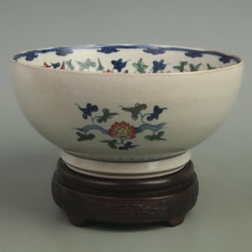 DOUCAI PHOENIX AND FLORAL PATTERN PORCELAIN BOWL