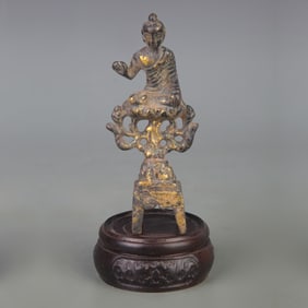 A FINE SMALL TIBETAN BUDDHIST STATUE