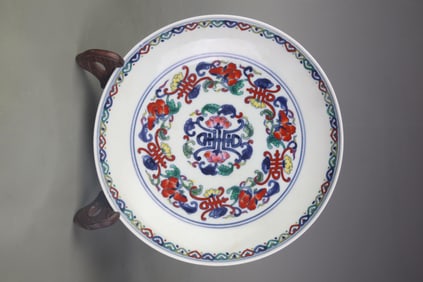 A FINE DOUCAI LONGEVITY PATTERN PORCELAIN PLATE