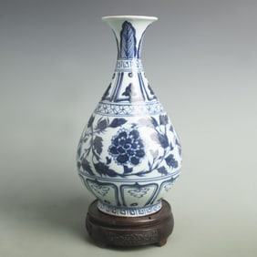 BLUE AND WHITE FLORAL “YUHUCHUN?? STYLE PORCELAIN VASE