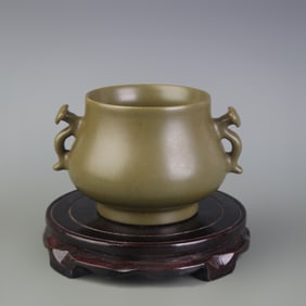 A FINE YELLOW GLAZED RUYI EAR ROUND PORCELAIN CENSER
