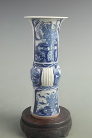 BLUE AND WHITE FLOWER PATTERN VASE