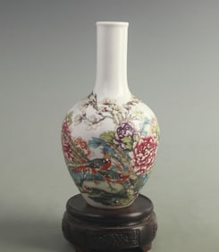 FAMILLE ROSE “JINTANG FUGUI?? (RICHES AND HONOR) HEAVENLY GLOBE VASE